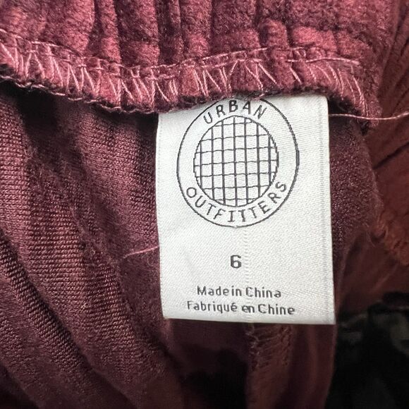 Urban Outfitters Womens Pants Cassidy Burgundy Ribbed Velvet Kick Flare  Size 6 - Picture 11 of 13